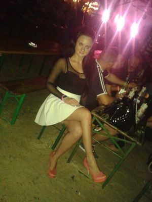 Brunette bimbo at the club