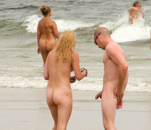 Full Nude Beach Pic