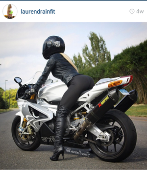 Hot HD Yoga Pants Pics