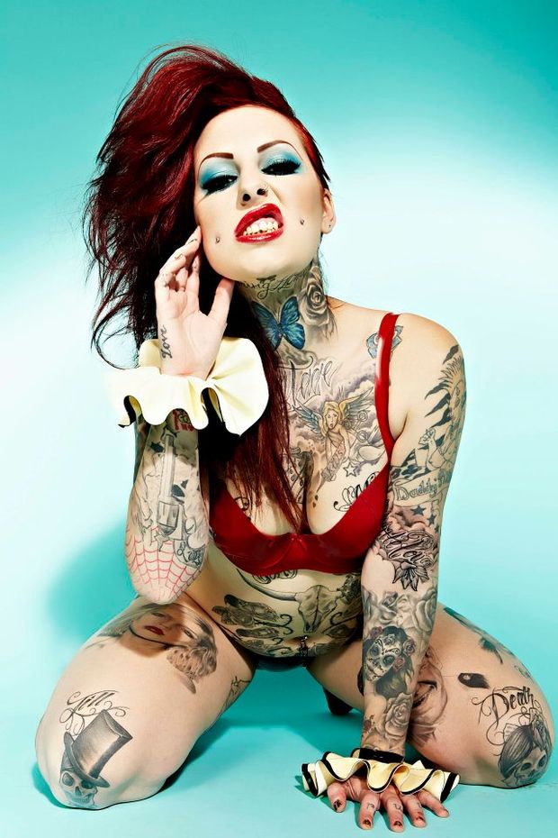 Sexy Tattooed Bitches 214