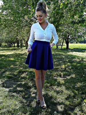 Blonde bimbo outdoor