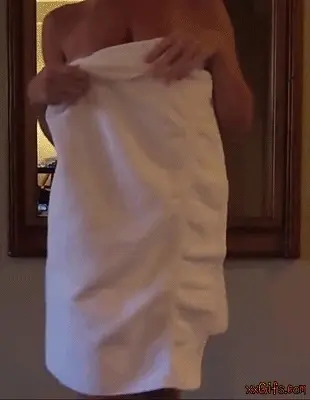 The-towel-drops-revealing-perfect bigtits pussy and curves