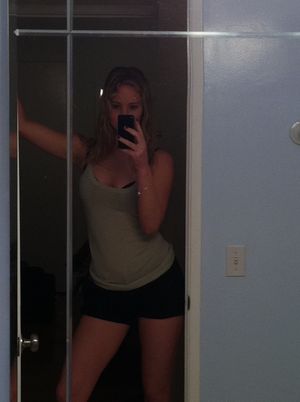 Complete set of Jennifer Lawrence leaked phone images (91 IMAGES-NSFW) | photo 4