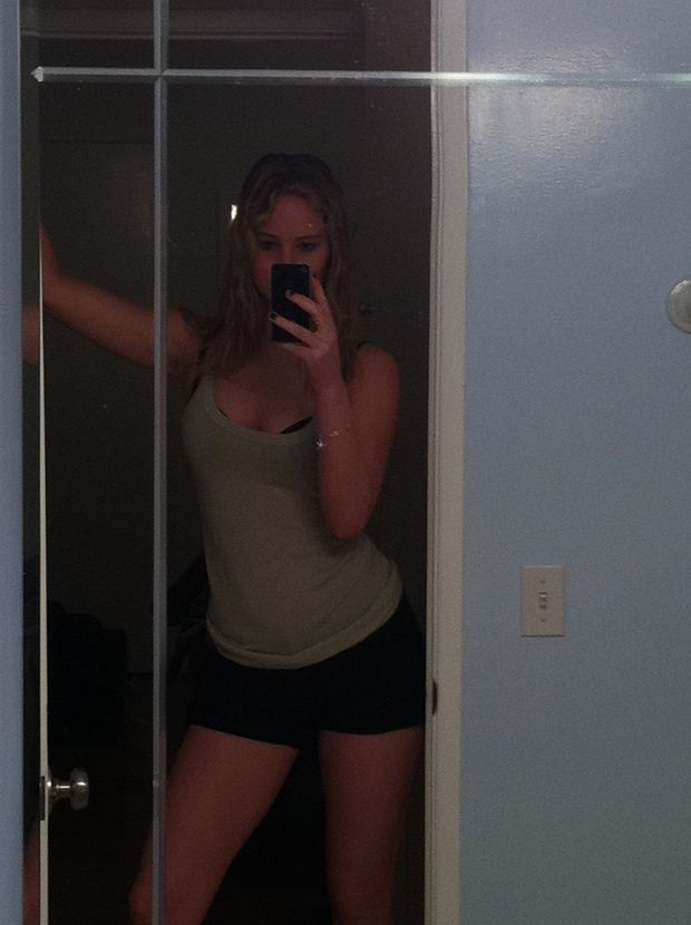 Complete set of Jennifer Lawrence leaked phone images (91 IMAGES-NSFW)  | photo 4