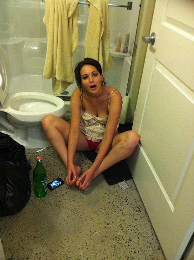 Complete set of Jennifer Lawrence leaked phone images (91 IMAGES-NSFW)  | photo 45
