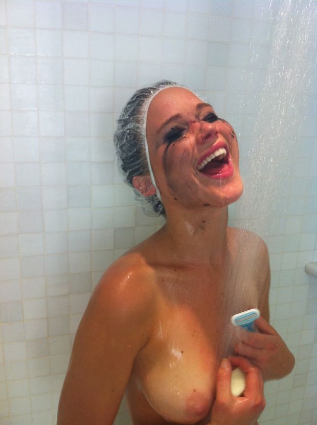 Complete set of Jennifer Lawrence leaked phone images (91 IMAGES-NSFW)  | photo 55