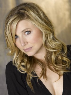 2A-1: Sarah Chalke: Fucking goddess.