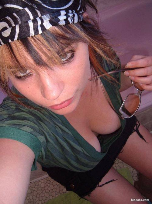 Naked Emo Scene Goth Girls Showing Off 010