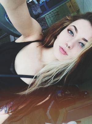 I love septum piercings. Definitely one of my things.