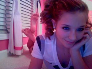 wonderful eyes, wonderful feet