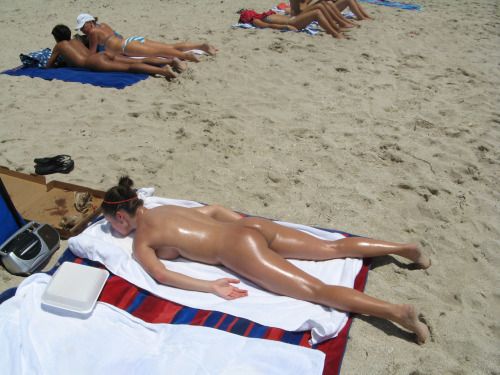 nudistbeauty:
No tan lines!!!
More fresh photos about naked...