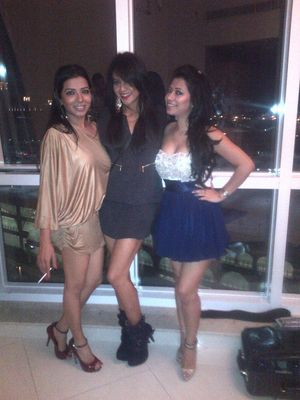 HOT BITCHES WHO LOVED TO BOOZE AND SMOKE