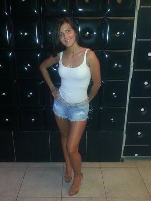 Restroom cocks sucker at the pics from the nightclub trip