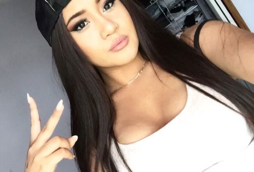 schoolgirlsucc:

Idunnooooooo Bigboobs, Toket Gede, Tetek...