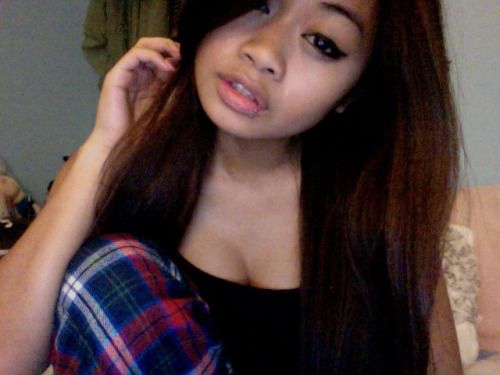 lillielux:
2:13am selfie and i’m on a higatv binge.Follow me...
