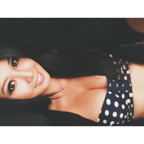 viviannanguyen:

Selfie ❤️ Bigboobs, Toket Gede, Tetek Montok,...