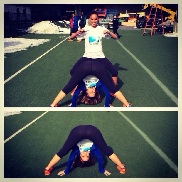 g1sMBuoj.jpg - Maria Menounos Bent Over in Spandex at DirecTV Beach Bowl - Instagram Photo