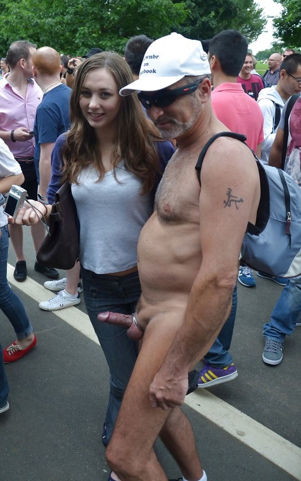 Hot very public CFNM erection with amateur brunette teen