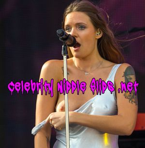 tove-lo-nip-slip
