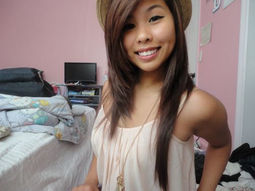 tiffaniquang:Hats! Don’t you love them!?
Shirt: Forever...