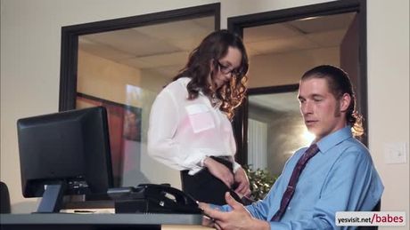 See how this naughty dream girl Staci Carr gets her longed explosive orgasm that left her body shaking in pleasure.