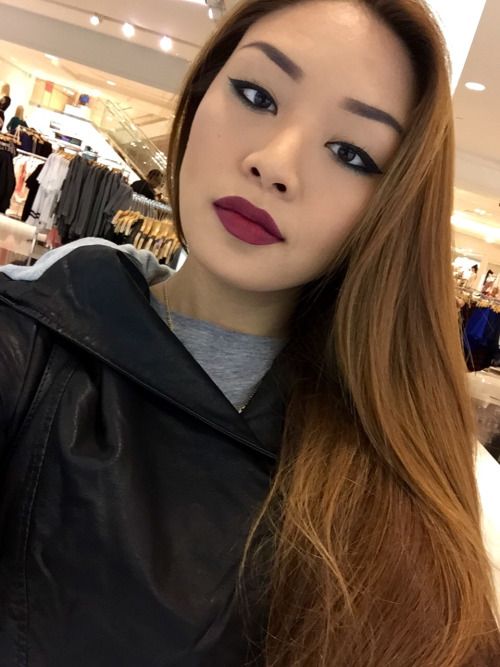 sincerelysandy:
The lighting made me look really white ok...