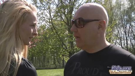 This old bastard doesn't even get to blink and his balls are in the young girls mouth