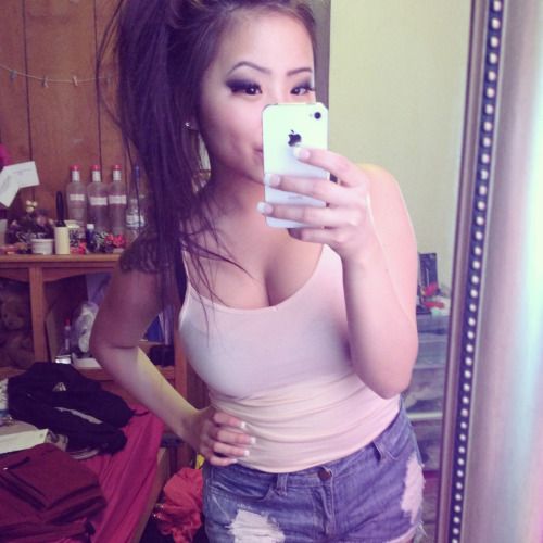 queenashleey:

@viaashlee (: haay Bigboobs, Toket Gede, Tetek...
