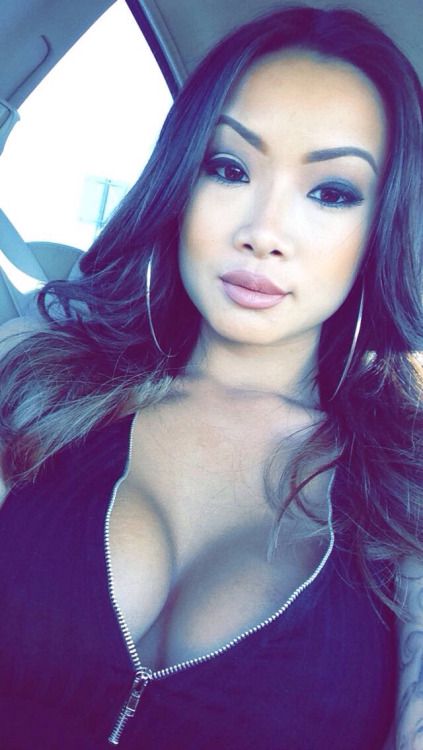 foolsgold24k:

Hi, I’m Julie Meka