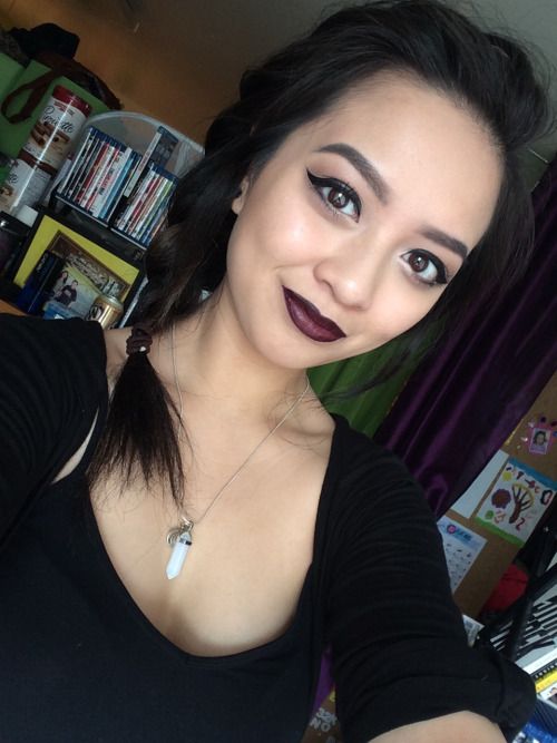 editurhometown:

I need a full body mirror lol Bigboobs, Toket...