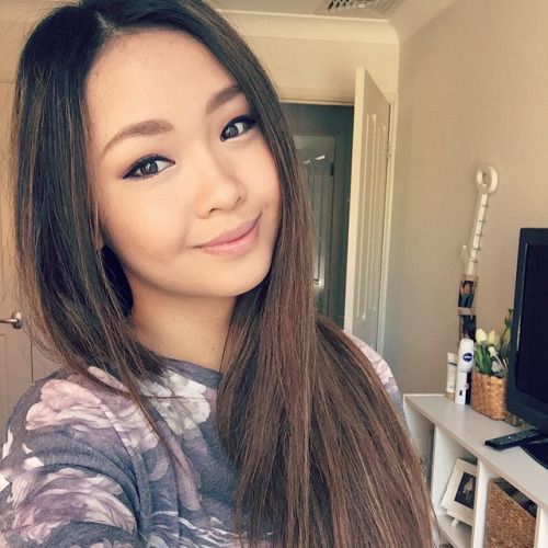 g1g2boo:

I am indeed lovin this phone. ✖️ Bigboobs, Toket Gede,...