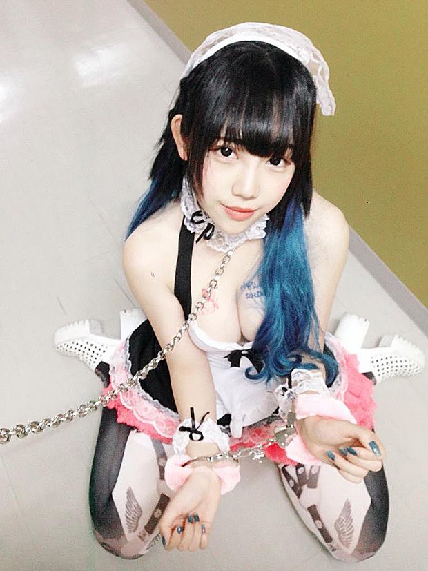 明日のリリイベはバンもん！ちゃんセクシーの巻。だけど衣装がまだ思いつかない。。 前回のセクシーの巻はメイドさんやったけろ