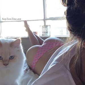 hahaha cat is like 'oh no you didn't'