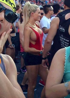 Public bimbo