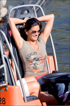 Teri Hatcher Armpits