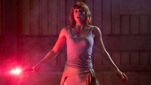 Bryce Dallas Howard Jurassic World flare