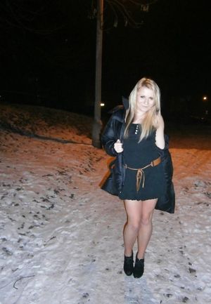 True bimbo always slutty and hot even during a winter