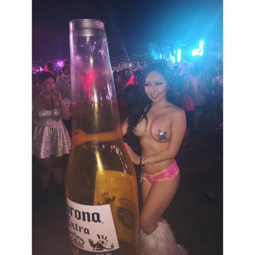 viviannbonniexo:

Me at edc Bigboobs, Toket Gede, Tetek Montok,...