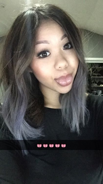 hhllry:

Decided to finally go gray + lavender. 5 hours in...