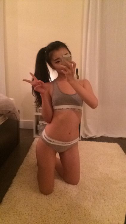 generally:

it’s me, the fake health hoe Bigboobs, Toket Gede,...