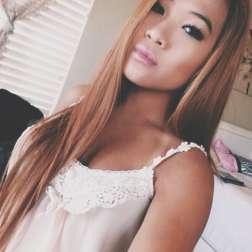 misstiffanyly:

Summer time fine Bigboobs, Toket Gede, Tetek...