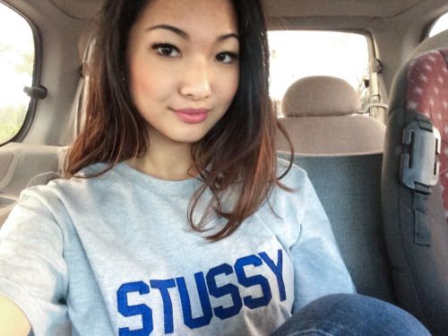 yungyayoo:

i love this van  Bigboobs, Toket Gede, Tetek Montok,...