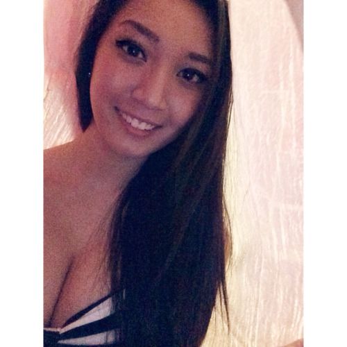 viviannanguyen:

Ooooo look a cute selfie Bigboobs, Toket Gede,...