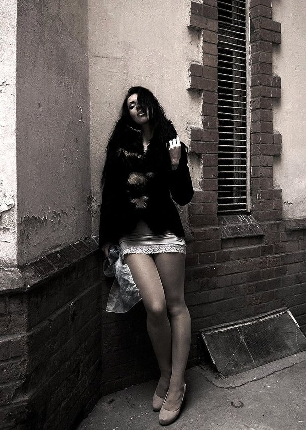 Backside alley and nasty chick hooking up