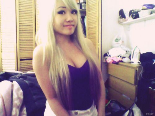 coldest-s2-heart:

Purple tips. Bigboobs, Toket Gede, Tetek...