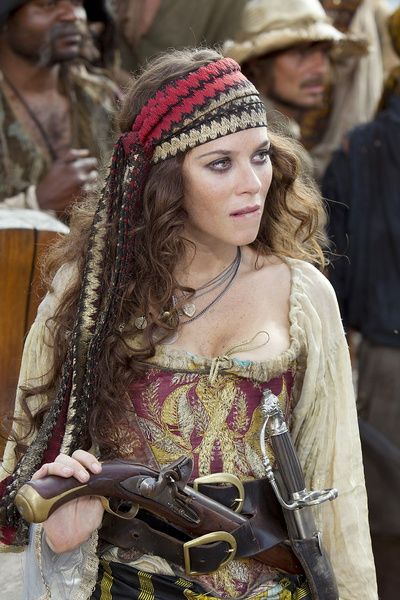 anna-friel neverland vaya trabuco! puso el Garfio pa arriba y a Peter Pan le crecio la sombra