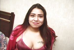 Alicia meets up with a guy who has a fetish for pregnant starlets. This is her first time meeting him but she is horny and requires to get laid. She says her hormones are just out of control and he could really help her out by giv...