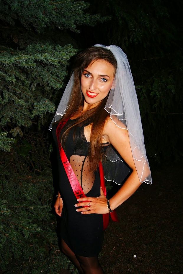 Chick from a bachelorette party