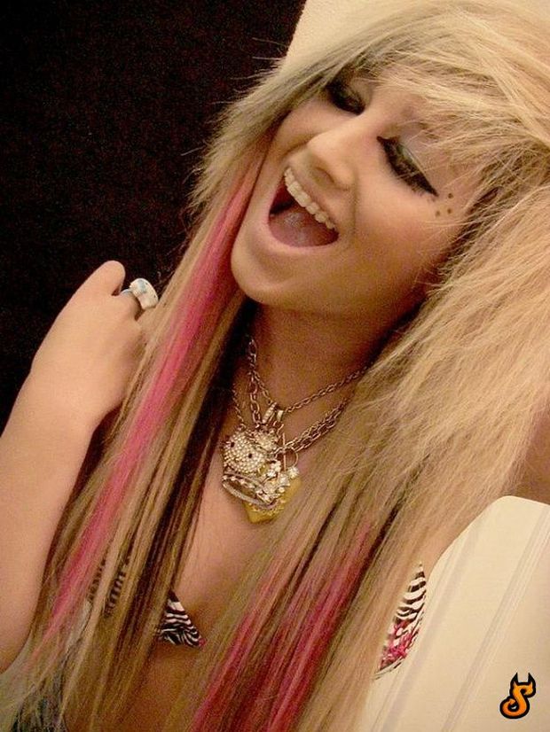Naked Emo Scene Goth Girls Showing Off 044