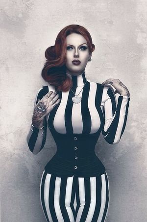 Sexy Tattooed Bitches 221